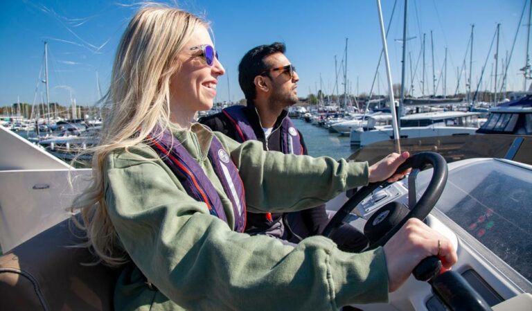 motor cruising couple mental health hero 1000x584 1 1 768x449